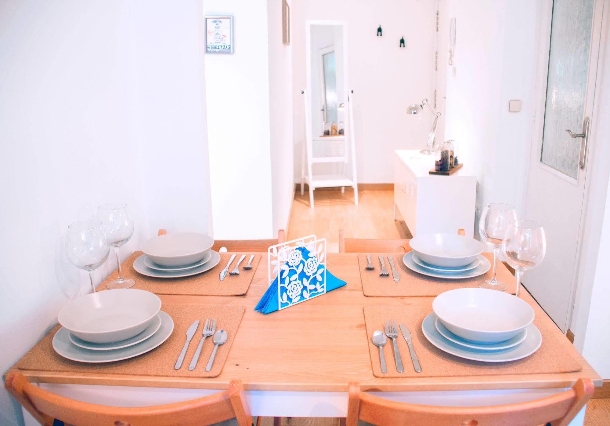 Lollipop Flats City Centre Deluxe Suite Madrid Eksteriør bilde