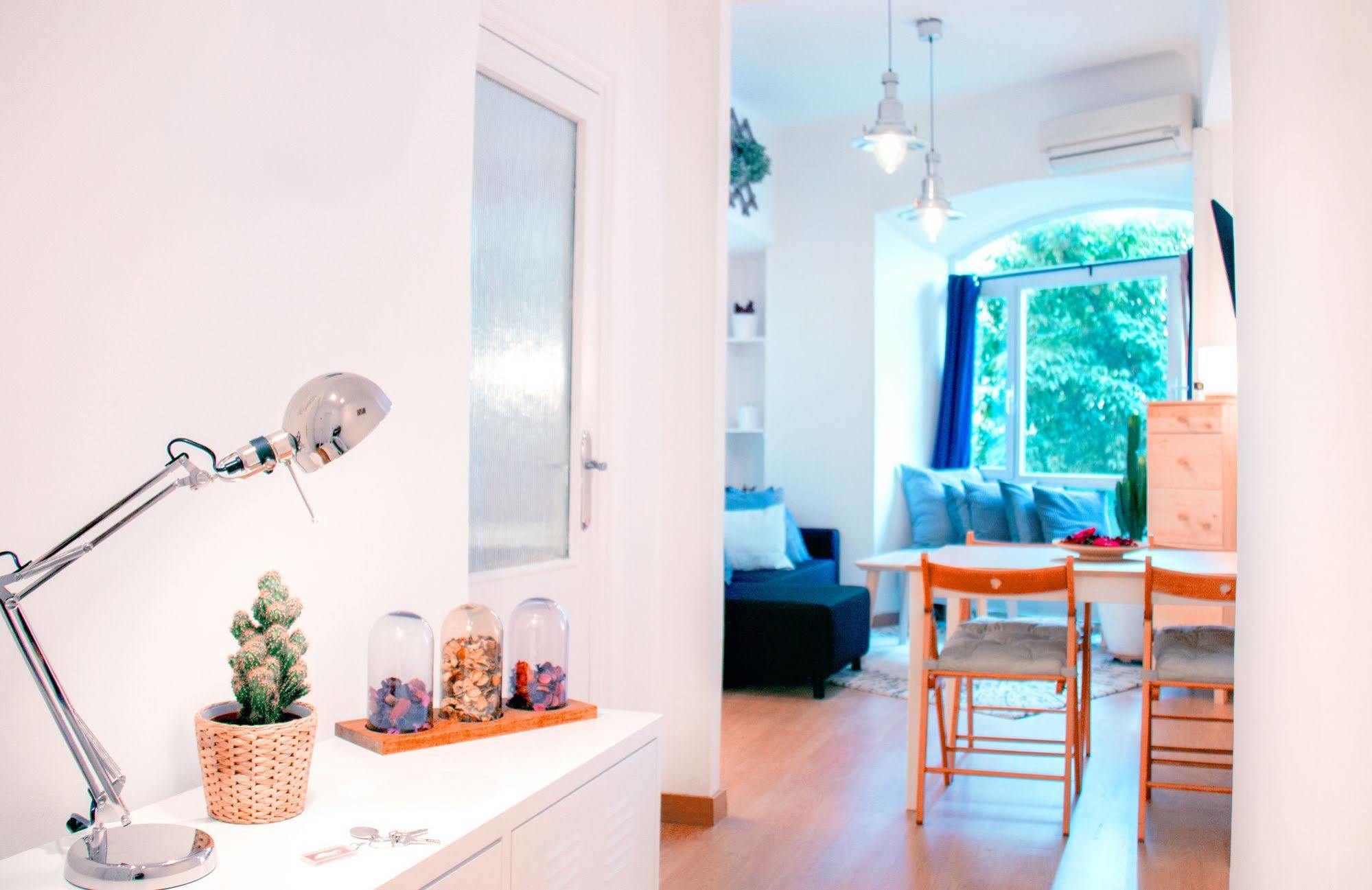 Lollipop Flats City Centre Deluxe Suite Madrid Eksteriør bilde