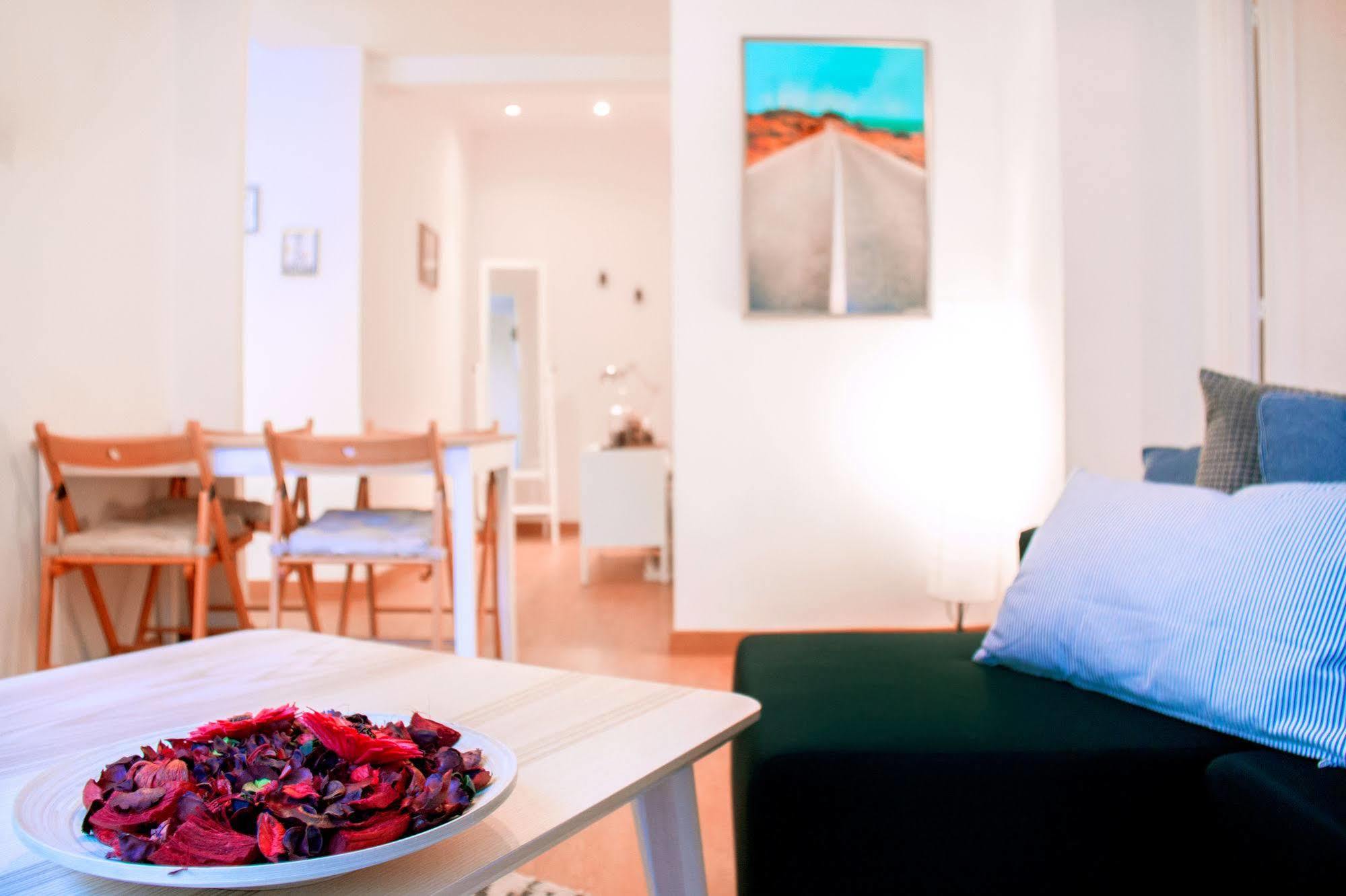 Lollipop Flats City Centre Deluxe Suite Madrid Eksteriør bilde