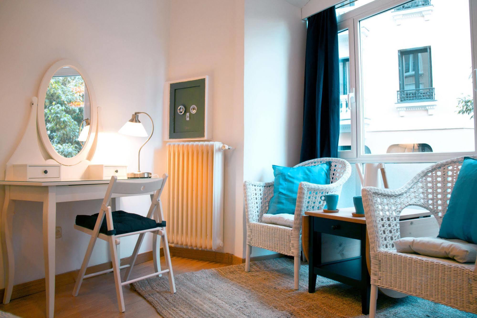 Lollipop Flats City Centre Deluxe Suite Madrid Eksteriør bilde