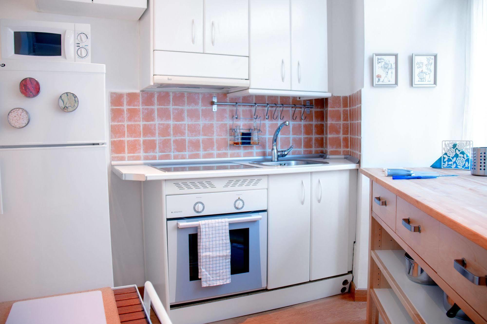 Lollipop Flats City Centre Deluxe Suite Madrid Eksteriør bilde